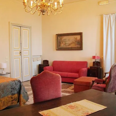 Castello Di 住宿加早餐酒店